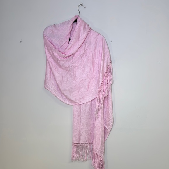 Theodora & Callum Pink Shimmer Wrap - Picture 6 of 6